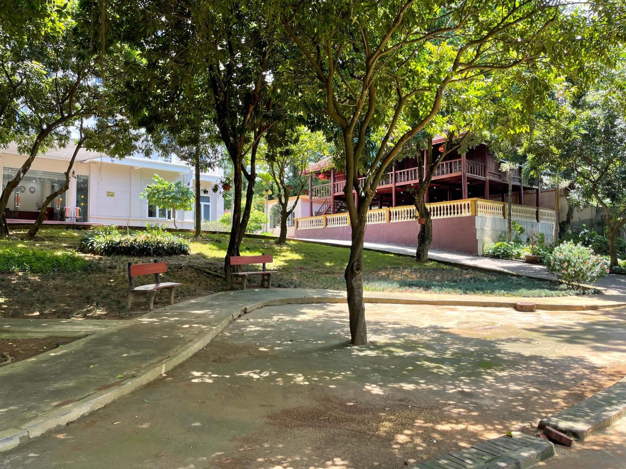 Thien Binh Hotel Hòa Bình Zewnętrze zdjęcie